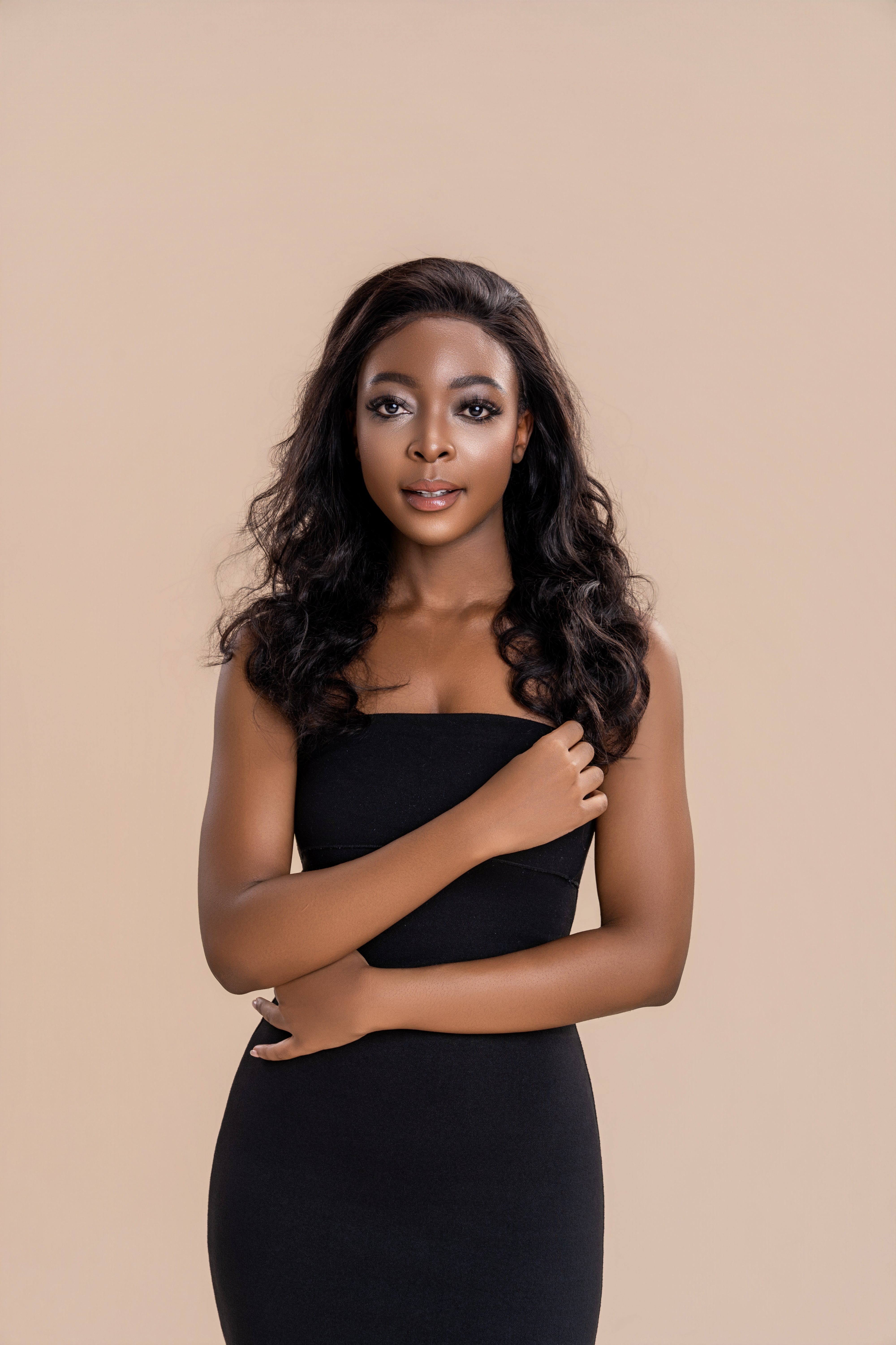 Real human hair 13*4 parting lace front wig with center parting and bodywave long wavy hair